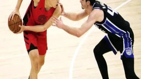 楊鳴評王嵚：默契進步中，峰值未至，冠軍帶隊關鍵在即